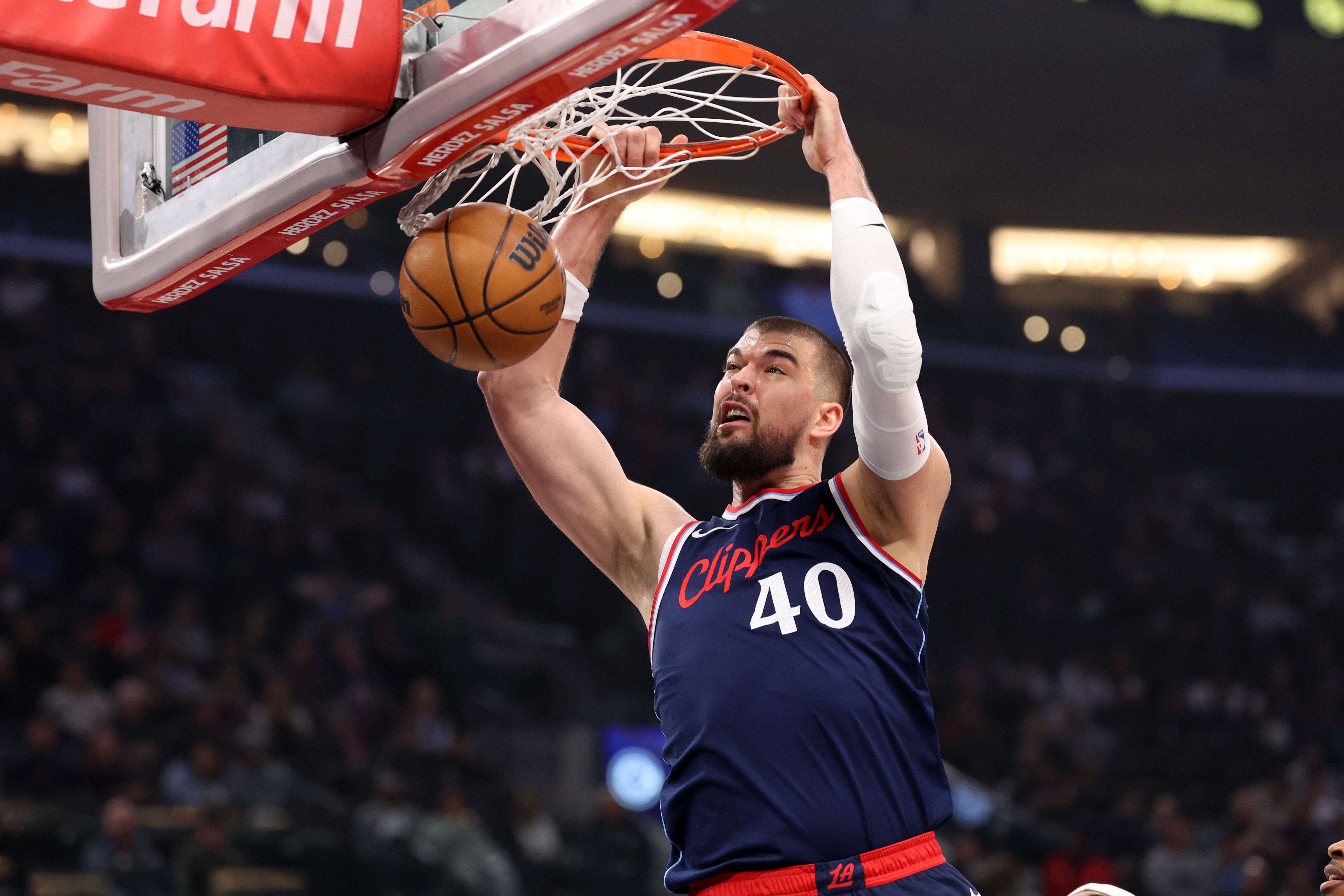 26分13板!船记:祖巴茨看起来仍然是NBA最好的中锋之一